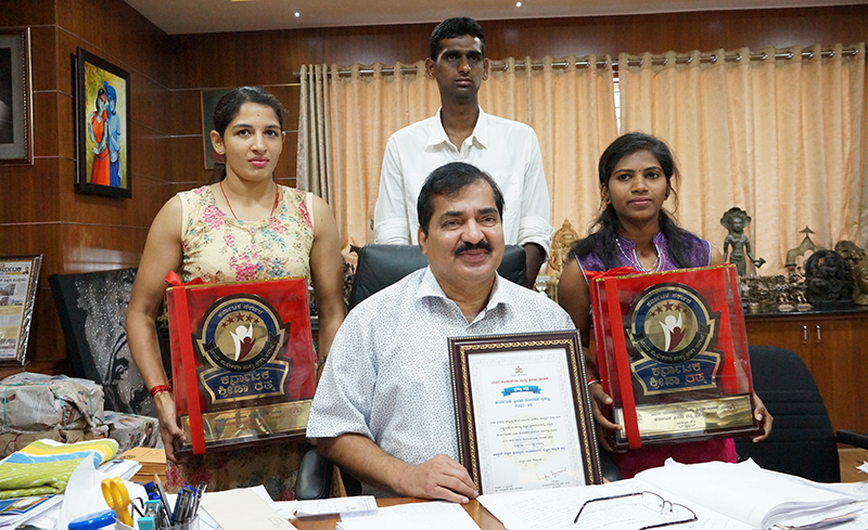 ಆಳ್ವಾಸ್ ಸಂಸ್ಥೆಗೆ ಕ್ರೀಡಾಪೋಷಕ್, ಏಕಲವ್ಯ, ಕ್ರೀಡಾರತ್ನ ಪ್ರಶಸ್ತಿ